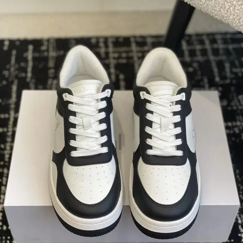 White sneakers, classic black and white running shoes, thick soled height increasing versatile fashion couple casual shoes
